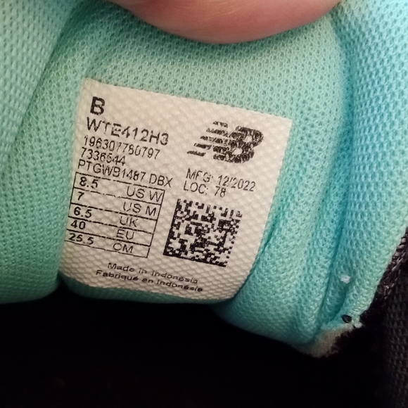 New Balance Gray And Pink Tech Aide 412 V3 Sneakers - Picture 7 of 9